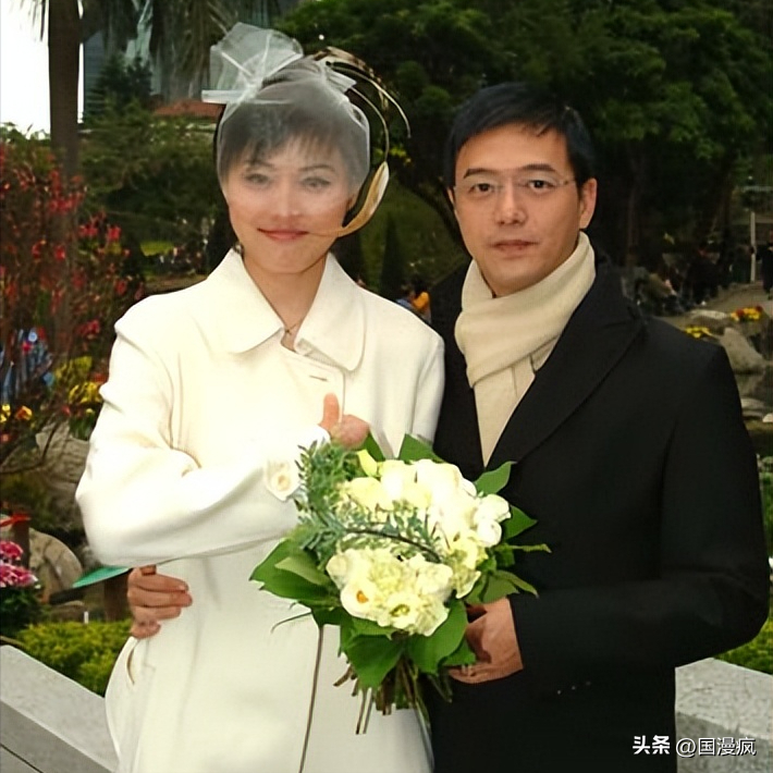 “男人婆”张延：父亲早逝与母亲相伴15年，53岁的她婚姻令众人慕