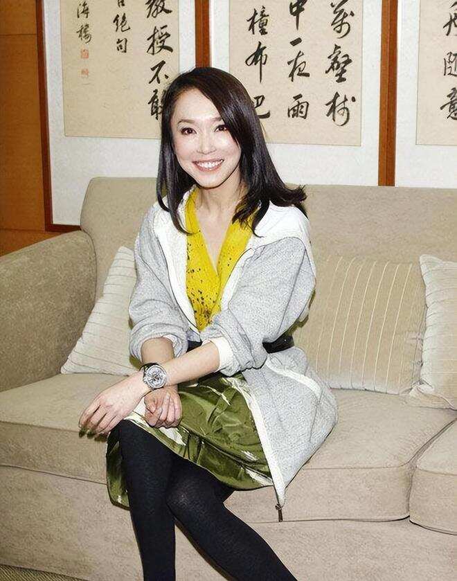 她被称新加坡第一美女，因面相不旺夫被富二代抛弃，现幸福满满