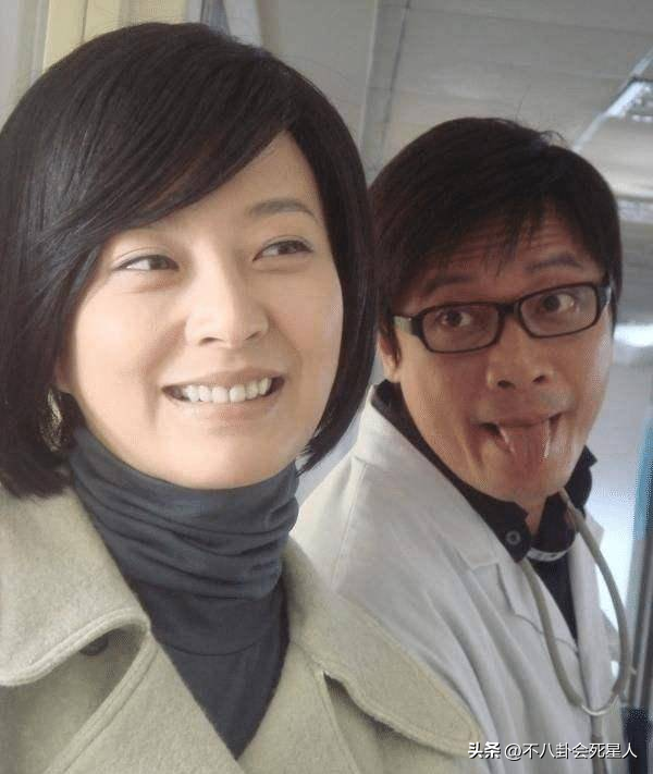 48岁苏岩近照苍老认不出，二婚嫁TVB视帝，和老公前妻处成朋友