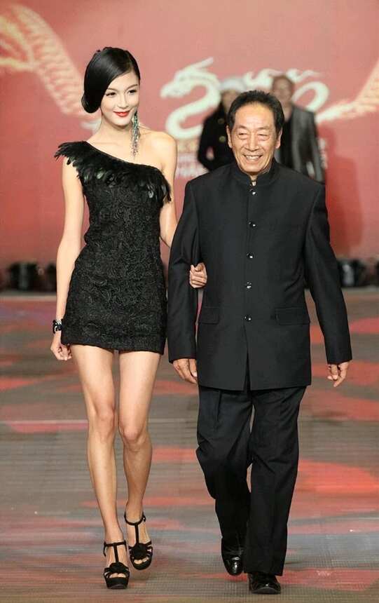 68岁王奎荣娶小37岁贵州女演员饶芯语，余生要为娇妻遮风挡雨