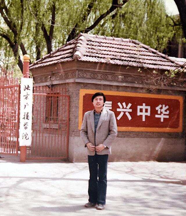 事实证明，56岁“直播卖货”的刘纯燕，已经走上人生另一条大道