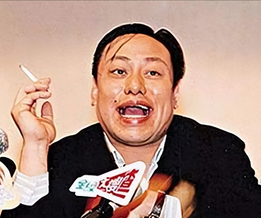 2001年，罗兆辉打电话给张智霖：我花100万包养了你老婆两个月