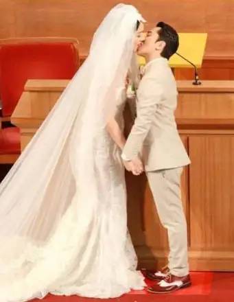 "人生赢家"王祖蓝，娶“貌美如花”老婆，今39岁一家3口幸福美满